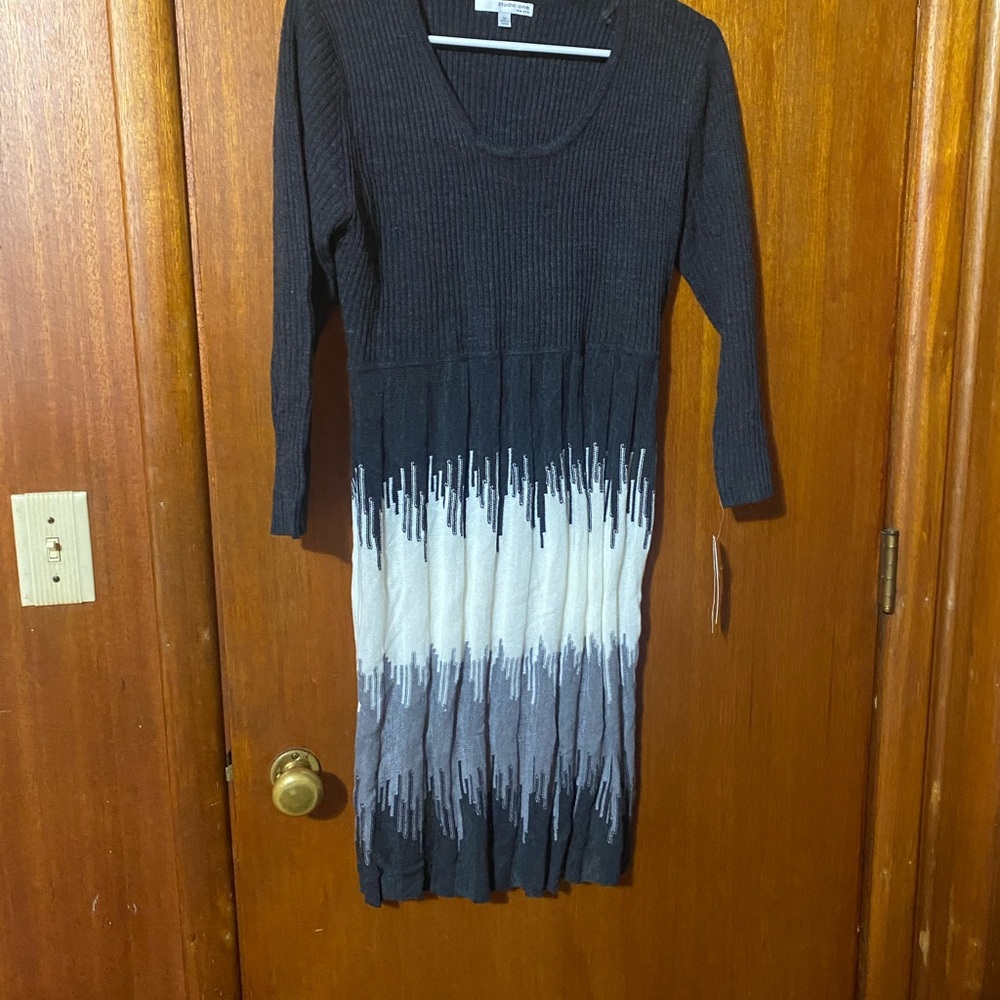 Studio One Black and White Ombre Long Sleeve Dress